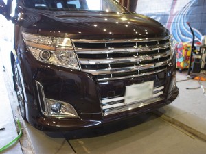 E52エルグランドのエアコンパネル周り打ち替え作業