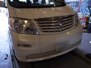 １０系アルファードのヘッドライトイカリングとプロジェクターHID