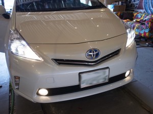 プリウスアルファーのフォグHIDとハイビームHID