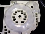  メータの色を白からBMW風のアンバーに変更するため、LEDのみで再現するのは非常に困難だったので、LEDは白のままで赤色プレートを配置することで色を変更しました。 
