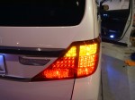 アルファードのダブルロービーム加工とイカリング施工 ウィンカー点灯時
