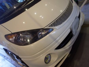 エスティマのヘッドライトスモークフィルム施工・失敗