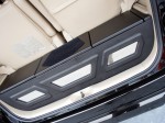  アルファード用のウーファーBOX&小物入れです。スピーカーカバーもあるので、気にせずに荷物も載せられます。製作注文承ります。納期は1ヶ月程度、アンプ・スピーカー別で100,000円（税別）です。 