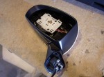 プリウスのヴァレンティ製ミラーウィンカーユニット交換・配線 ウィンカーミラーユニットを交換するだけですが、ミラーの分解から配線までする必要があるので、実は大工事です。