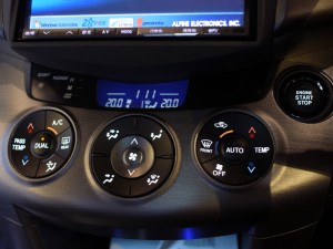 ヴァンガードのエアコンパネル・スピードパネルLED打ち替え