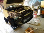 G'sアクアのてんこモリモリ作業!! まずはジャッキアップしてバンパーを外します。バンパー周りだけで仕込むLED点数は12個です。本当に急がないと間に合いません。