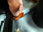 TOYOTA純正ナビの部品交換 これが問題の部品・・・。 たったこれだけですがスイッチが全部利かなくなります。 当然部品だけで出ないのでもう1台同じナビを用意 そこから部品だけを交換して終了