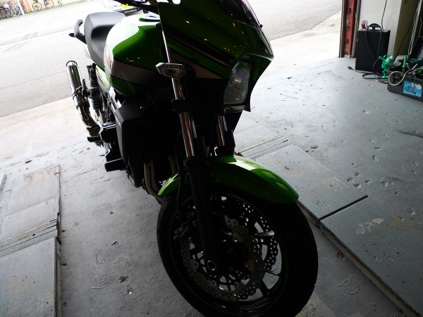 Kawaski ZRX1200のヘッドライトHID交換とメータパネルLED化 Kawaski ZRX1200のヘッドライトHID交換とメータパネルLED化