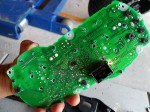 Kawaski ZRX1200のヘッドライトHID交換とメータパネルLED化 施工屋さんにとってはお宝映像!T3の電球が使われています。