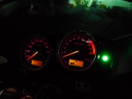 Kawaski ZRX1200のヘッドライトHID交換とメータパネルLED化 予想していた通りメータパネルに着色があったため、残念ながら色は変わりませんでした。LEDにしたので明るく見やすくはなりましたが、色むらは仕方ないですね。ウィンカーや警告灯は明るくなってGOODです。