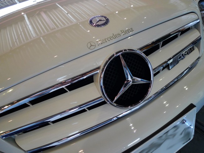Mercedesのエンブレムイルミネーション製作・取付 Mercedesのエンブレムイルミネーション製作・取付