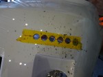  付属のホールソーで穴あけ 