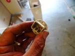  ソケット交換が困難なので純正を流用します。穴を開けてポジション電源用の配線を通線します 
