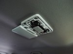  純正のリアモニターのところにはもともと電球色LEDが基盤に埋め込まれていますが、後付でLEDが付けられていました。スイッチが連動していないということで非常に不便なので、今回基板上から電源を分岐してLEDを増設しました。 