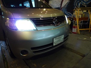 C25セレナのヘッドライトHID化
