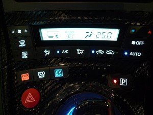 G’sプリウスのエアコンパネル・スイッチ類LED打ち替え作業
