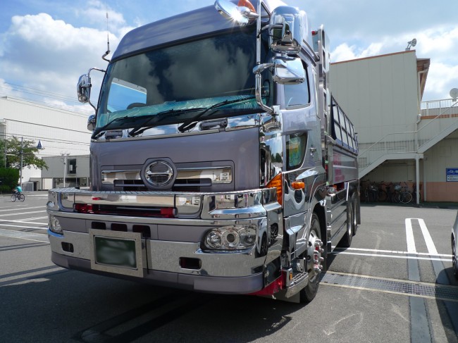   日野ダンプのフォグランプHID施工  