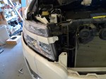  バンパーは完全におろさずに作業しました。 