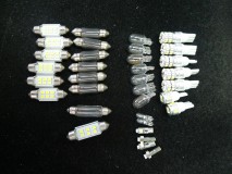  室内だけでこの個数：37mm 6個、42mm 1個、T10 7個（抵抗無）、T5 4個（抵抗無）、樽型は抵抗付。 
