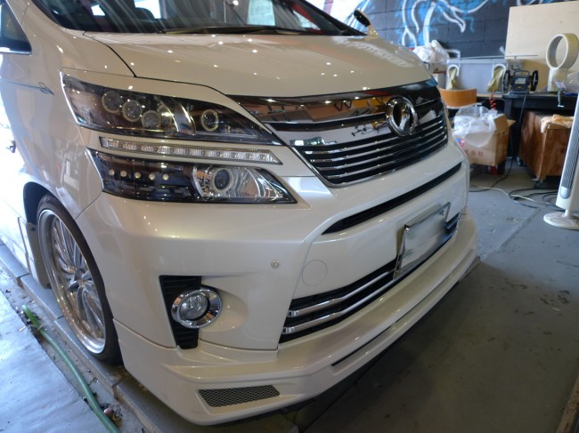 ヴェルファイアのホイールイルミ(観覧車)施工 ヴェルファイアのホイールイルミ(観覧車)施工