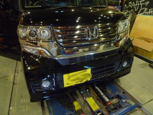 N-BOXのフォグランプHIDとホーン交換