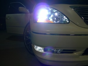 ３０後期セルシオのフォグランプHIDとウィンカーデュアルカラー化