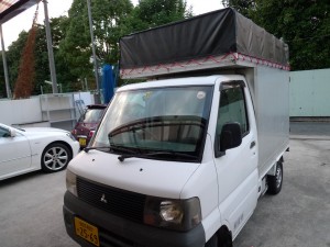 クラウンのヘッドライト磨きと軽トラホロの塗装