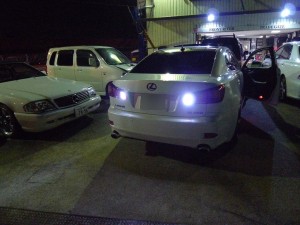 レクサスISのウェルカムランプLED化とバック球爆光