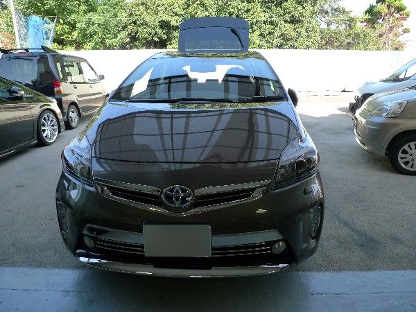 プリウスのヴァレンティ製ハイマウントストップランプ配線とリアゲートイルミ施工 プリウスのヴァレンティ製ハイマウントストップランプ配線とリアゲートイルミ施工