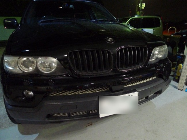   BMW X5のヘッドライトバルブ交換  