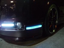 ルミオンのアクリル加工 青と白のLED両方を仕込みましたが、ディーラー様施工のため青色のみの配線となりました。白色は車検でNGのため採用されませんでした。