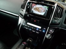 ランドクルーザー200のヘッドライト加工とインパネLED打ち換え 今回はナビ周りは打ち換え無し。これだけでも15,000円も施工費が変わってきます。