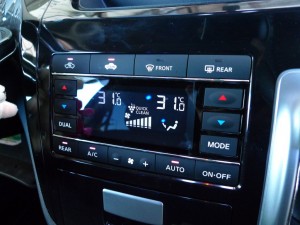 E52エルグランドのLED打ち換え