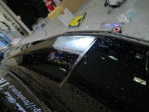 デモカーアルファードのナイトライダーと他LED 先日インストールしたボンネットにLEDを仕込みました。通常デイライトとして使う面発光のLEDなので、超絶明るいです。