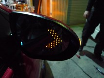 スカイアクティブ デミオのクルコン取り付けとウィンカーLED化 ウィングミラーの配線も施工しました。