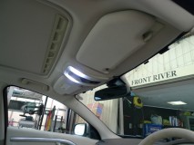  フロントは交換できないT10ウェッジ型電球が使われていました。4個ともLEDに半田で直付けしました。 