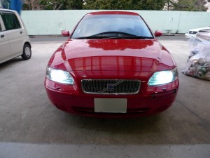 VOLVO V70のヘッドライトHID施工