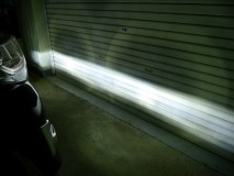  これが新商品の爆光H16のLEDバルブです。ガラス管を交換することで3000K（イエロー）、6500K（ホワイト）、8000K（蒼白）に変更できます。フォグとしては光軸もばっちり出ています。 