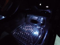  ブルコンフットランプイルミです。ボタン1個でLEDの色を変更できます。 