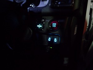 本日2台目の4型ハイエースLED打ち換え