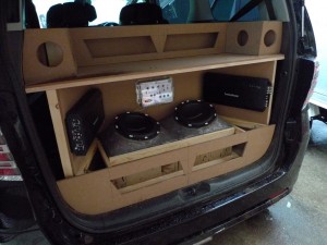 デモカーアルファードのウーファー乗せ替え