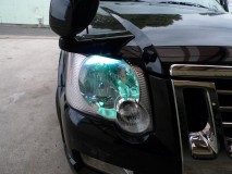  これが中華製HID。色味はどちらかというと青みがかっています。 