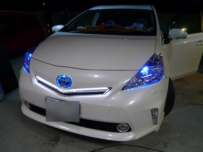 プリウスアルファーのデイライト施工とウィンカーLED化 プリウスアルファーのデイライト施工とウィンカーLED化