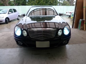 Mercedes W211 BenzのヘッドライトHID純正修理