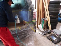  車側は外すの大変なので養生してそのまま施工 