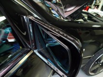 W140 SクラスのMercedesBenzウィンカーミラーの取り付け ピンを外すと難なくミラーが外れます。