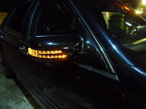 W140 SクラスのMercedesBenzウィンカーミラーの取り付け