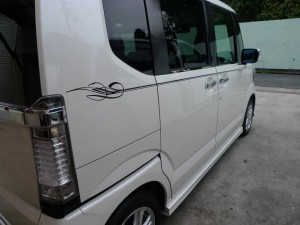 NBOXのピンストライプ施工
