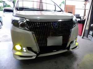 エスクァイアのインパネ周り打ち替えとウェルカムランプ交換
