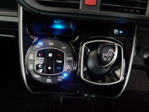 エスクァイアのインパネ周り打ち替えとウェルカムランプ交換 内部で使用されているLEDは極小の0603タイプがほとんどです。